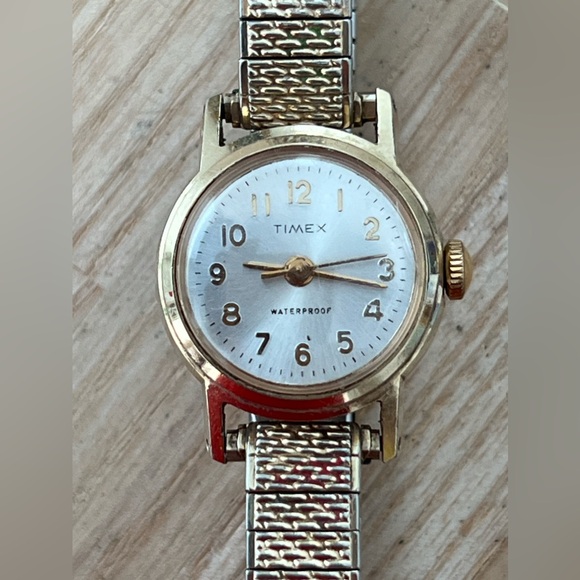 Timex Vintage Mechanical Waterproof Watch Gold Stretch Bracelet Stainless Dial - Picture 6 of 15